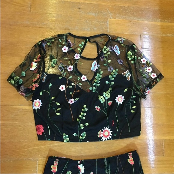 Embroidered Two Piece Set - Picture 2 of 4